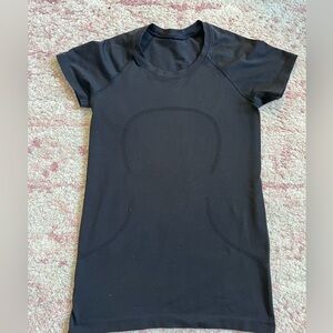 Black Lululemon Swiftly Tech 2.0